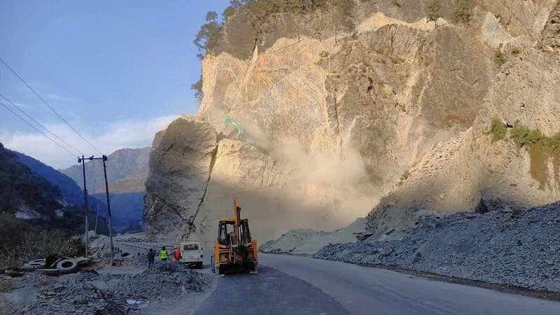 आजदेखि नारायणगढ-मुग्लिन सडक दिउँसो बन्द नहुने